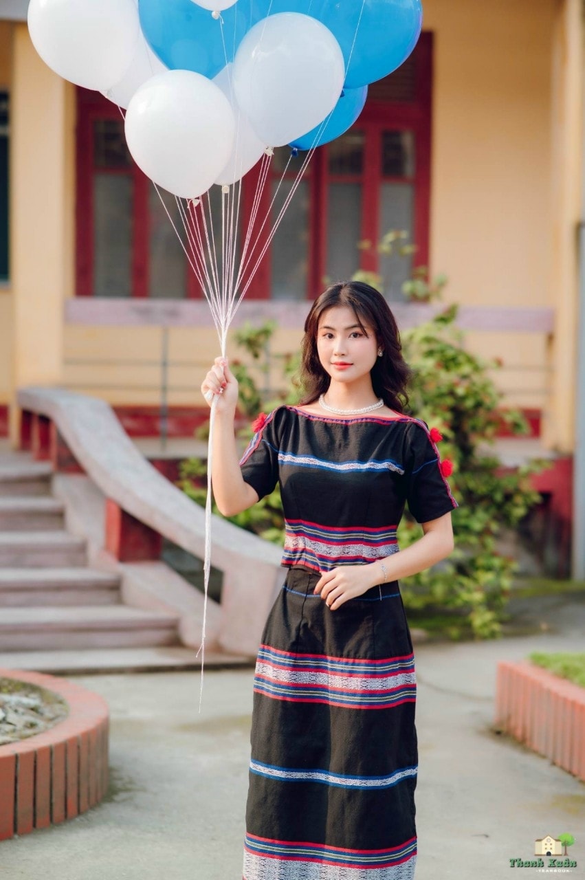 BÀI TUYÊN DƯƠNG Y Tim: Cô học trò Xơ Đăng giàu nghị lực BÀI TUYÊN DƯƠNG Y Tim: Cô học trò Xơ Đăng giàu nghị lực