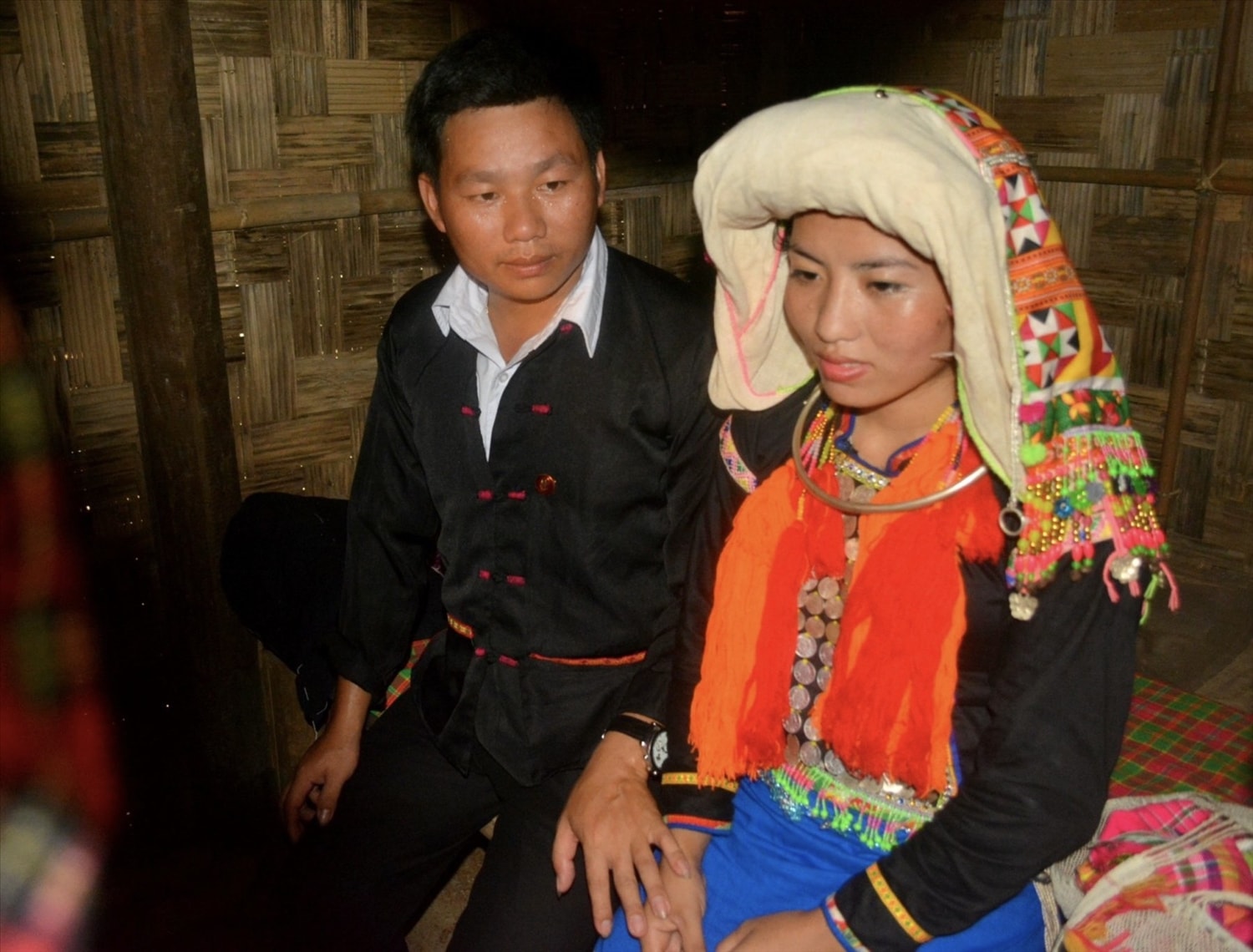 Cô dâu, chú rể người Si La trong ngày cưới
