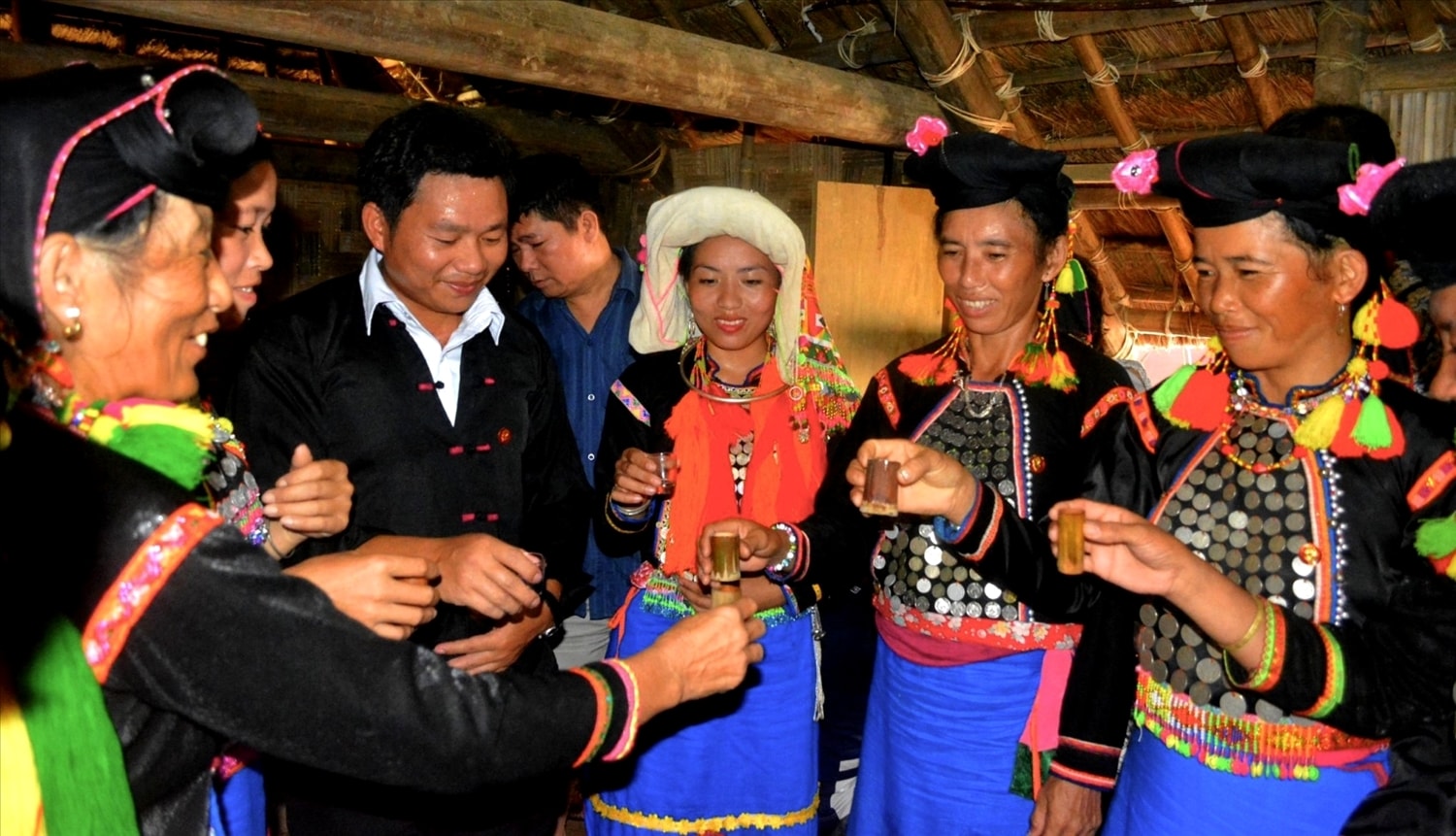 Độc, lạ phong tục cưới hỏi của dân tộc Si La 4