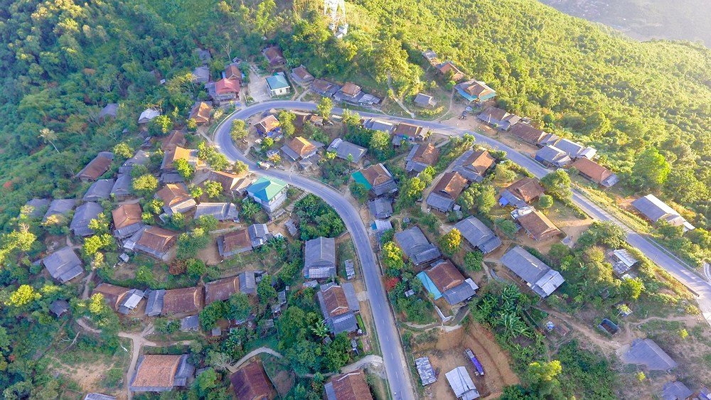 Bản Noọng Dẻ xã Nậm Cắn huyện Kỳ Sơn nhìn từ trên cao - ảnh tư liệu