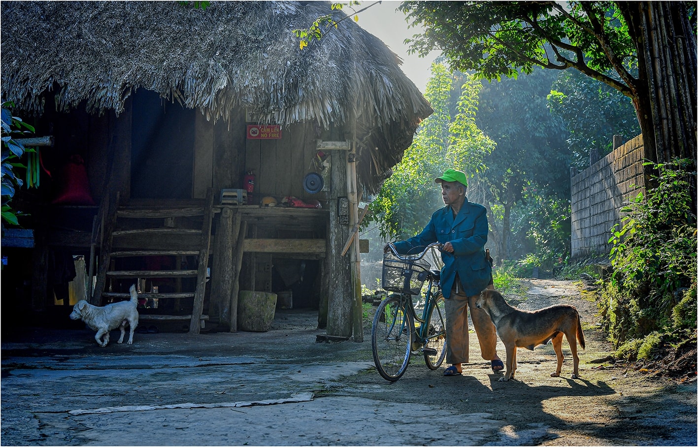 Cuộc sống thật thanh bình, ấm áp với vẻ đẹp đơn sơ của người dân nơi đây