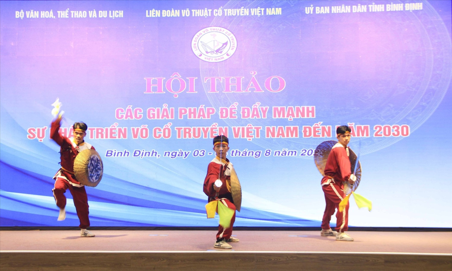 Võ cổ truyền Bình Định được hình thành từ rất sớm, mang bản sắc, phong thái riêng của vùng đất Võ, trời Văn Võ cổ truyền Bình Định được hình thành từ rất sớm, mang bản sắc, phong thái riêng của vùng đất Võ, trời Văn