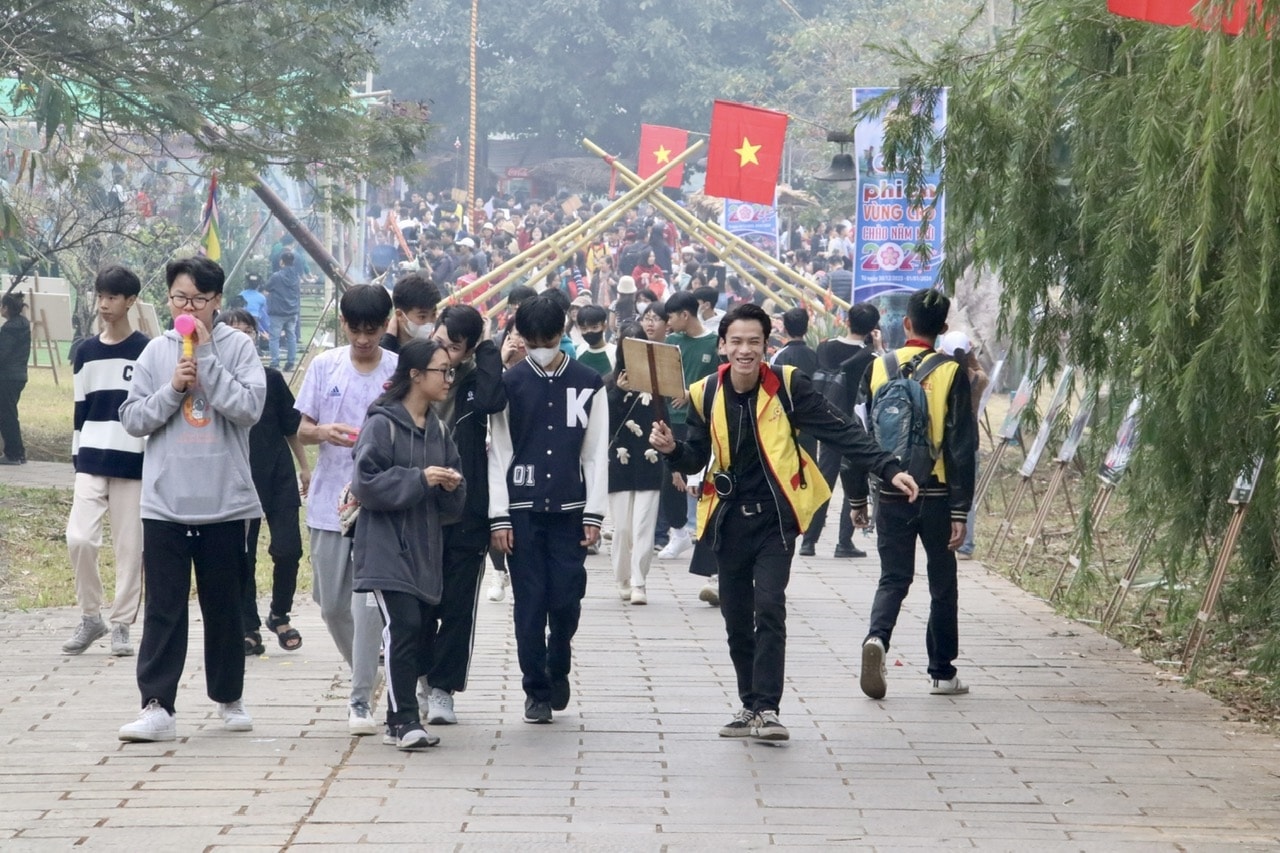 (Bài ảnh) Đặc sắc Chợ phiên - Chào năm mới 2024 tại “Ngôi nhà chung” 1