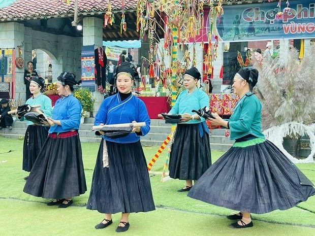 (Bài ảnh) Đặc sắc Chợ phiên - Chào năm mới 2024 tại “Ngôi nhà chung” 8