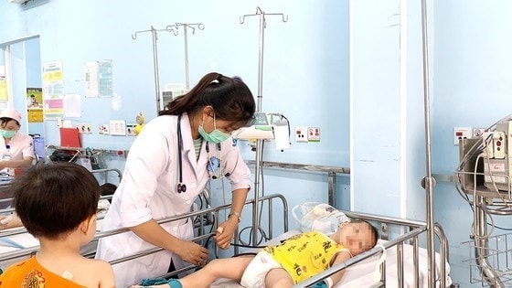 Số ca tử vong do mắc tay chân miệng tăng hơn 10 lần so với năm 2022. Ảnh minh họa