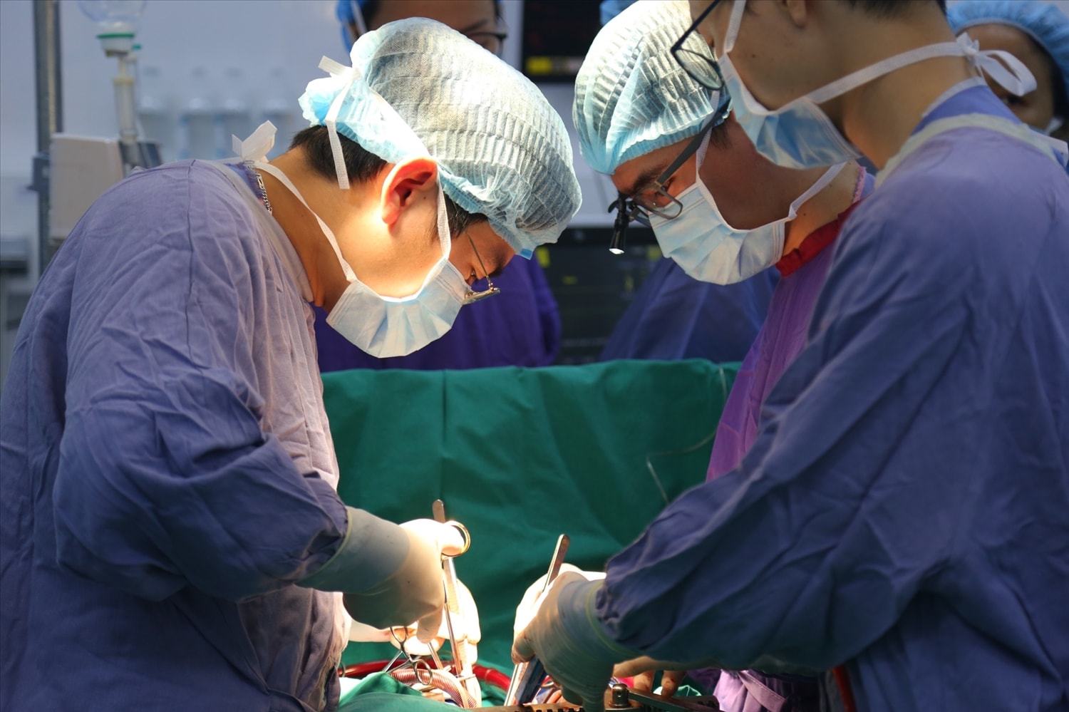 E kip thực hiện ca ghép tạng
