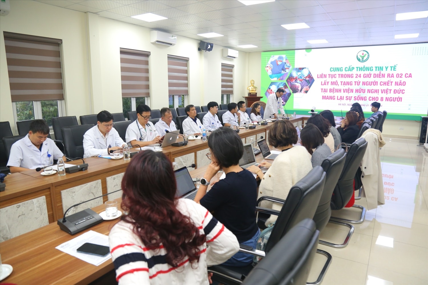 Bệnh viện Hữu nghị Việt Đức thông tin đã thực hiện thành công 2 ca lấy đa mô, tạng từ người chết não trong vòng 24 giờ, mang lại sự sống cho 8 người. 
