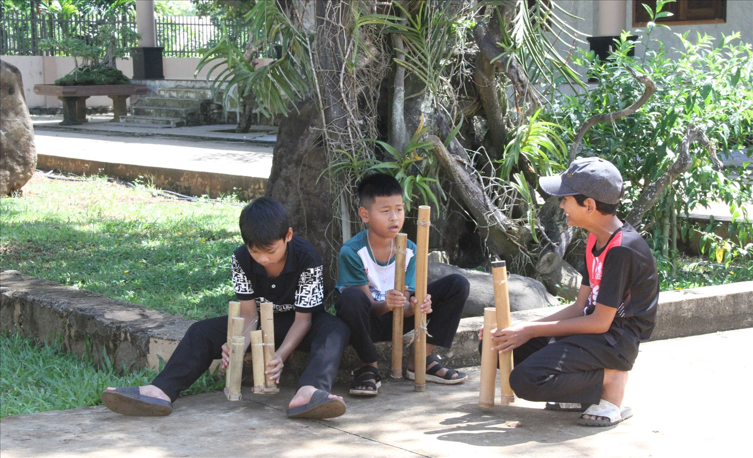 Em kg chùm ảnh: Rộn ràng âm thanh tre nứa giữa buôn làng Ê Đê 12