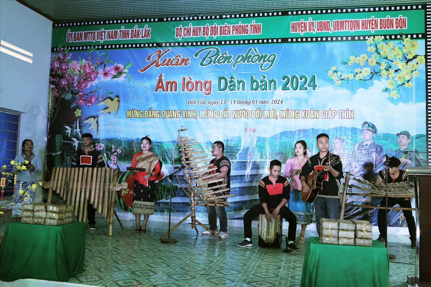 Tiết mục văn nghệ diễn tấu nhạc cụ dân tộc