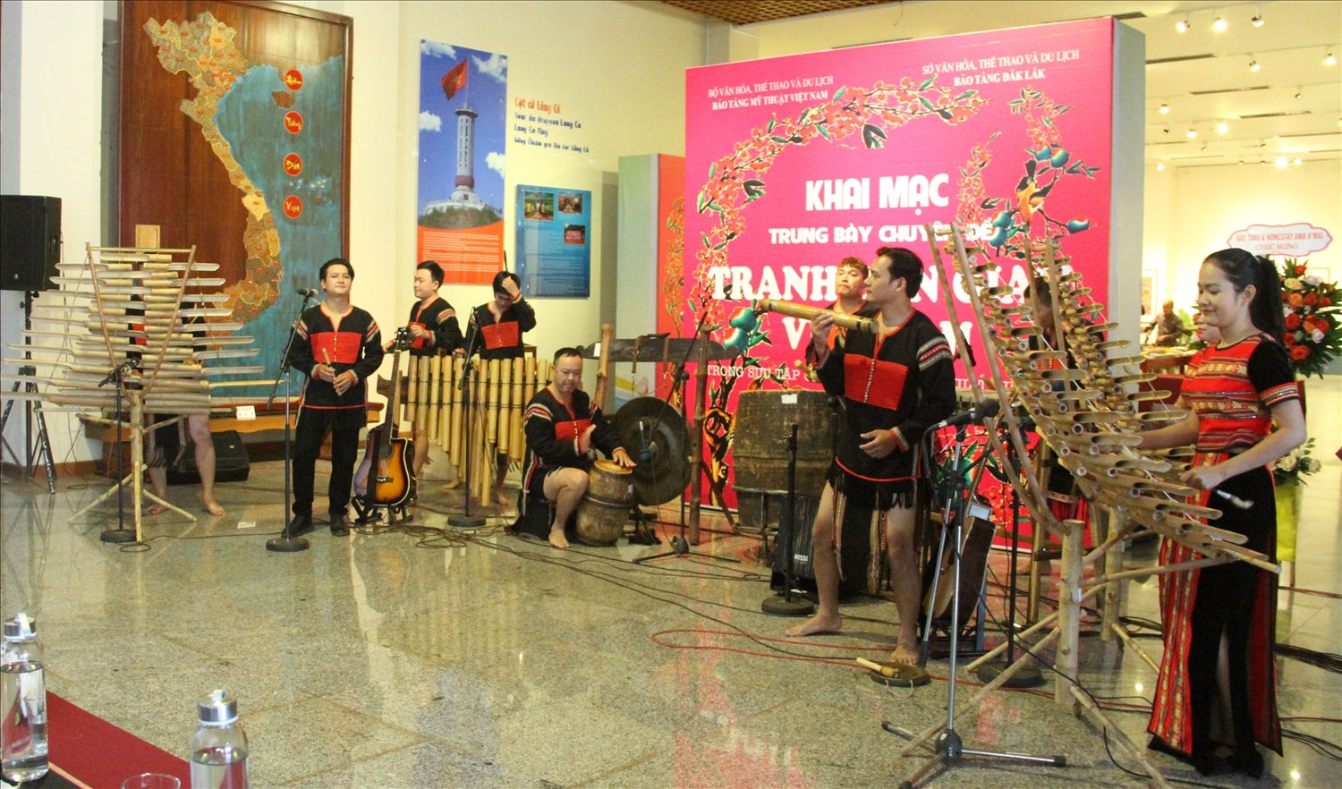 Tiết mục hợp tấu các nhạc cụ dân tộc
