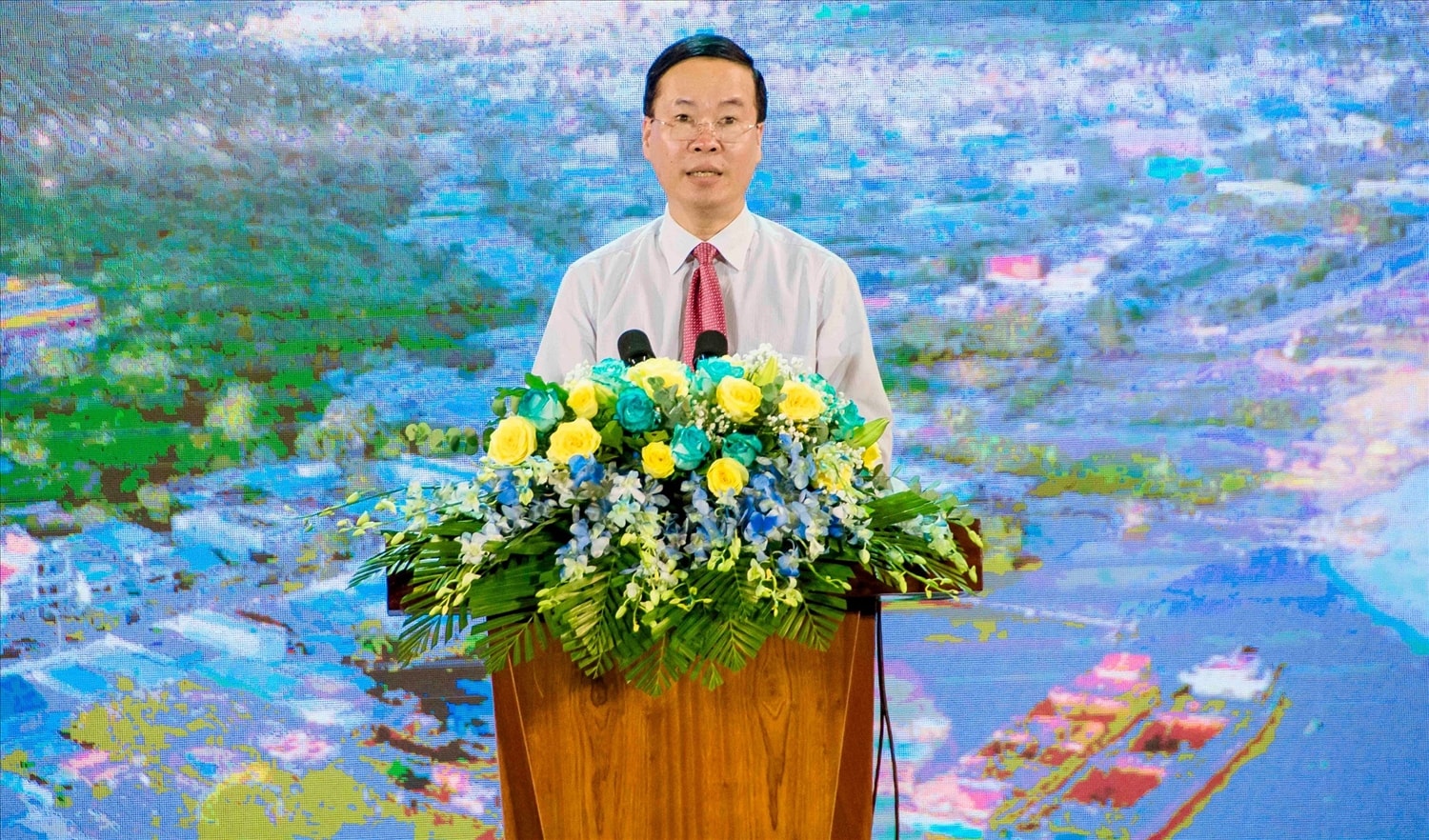 Chủ tịch nước Võ Văn Thưởng thay mặt lãnh đạo Đảng, Nhà nước, phát biểu tại đêm giao lưu“Xuân Biên phòng ấm lòng dân bản” năm 2024 tại khu vực biên giới TP. Hà Tiên (Kiên Giang)