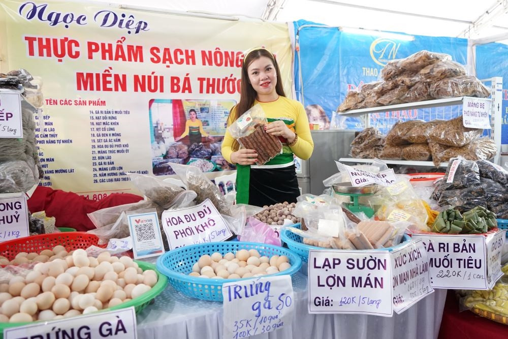 Quảng bá các sản phẩm của vùng đồng bào dân tộc thiểu số và miền núi, thu hút đầu tư trên các phương tiện thông tin truyền thông