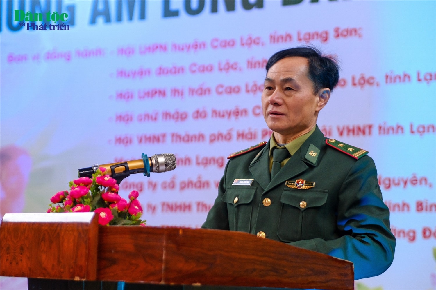 Trung tá Hoàng Trung Hiếu, Bí thư Đảng ủy, Chính trị viên Đồn phát biểu tại Chương trình