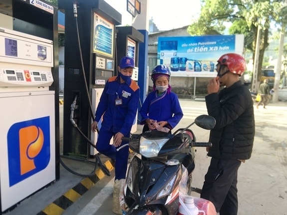 Bảo đảm cung ứng đủ xăng dầu cho sản xuất, kinh doanh và tiêu dùng trong dịp Tết Nguyên đán Bảo đảm cung ứng đủ xăng dầu cho sản xuất, kinh doanh và tiêu dùng trong dịp Tết Nguyên đán