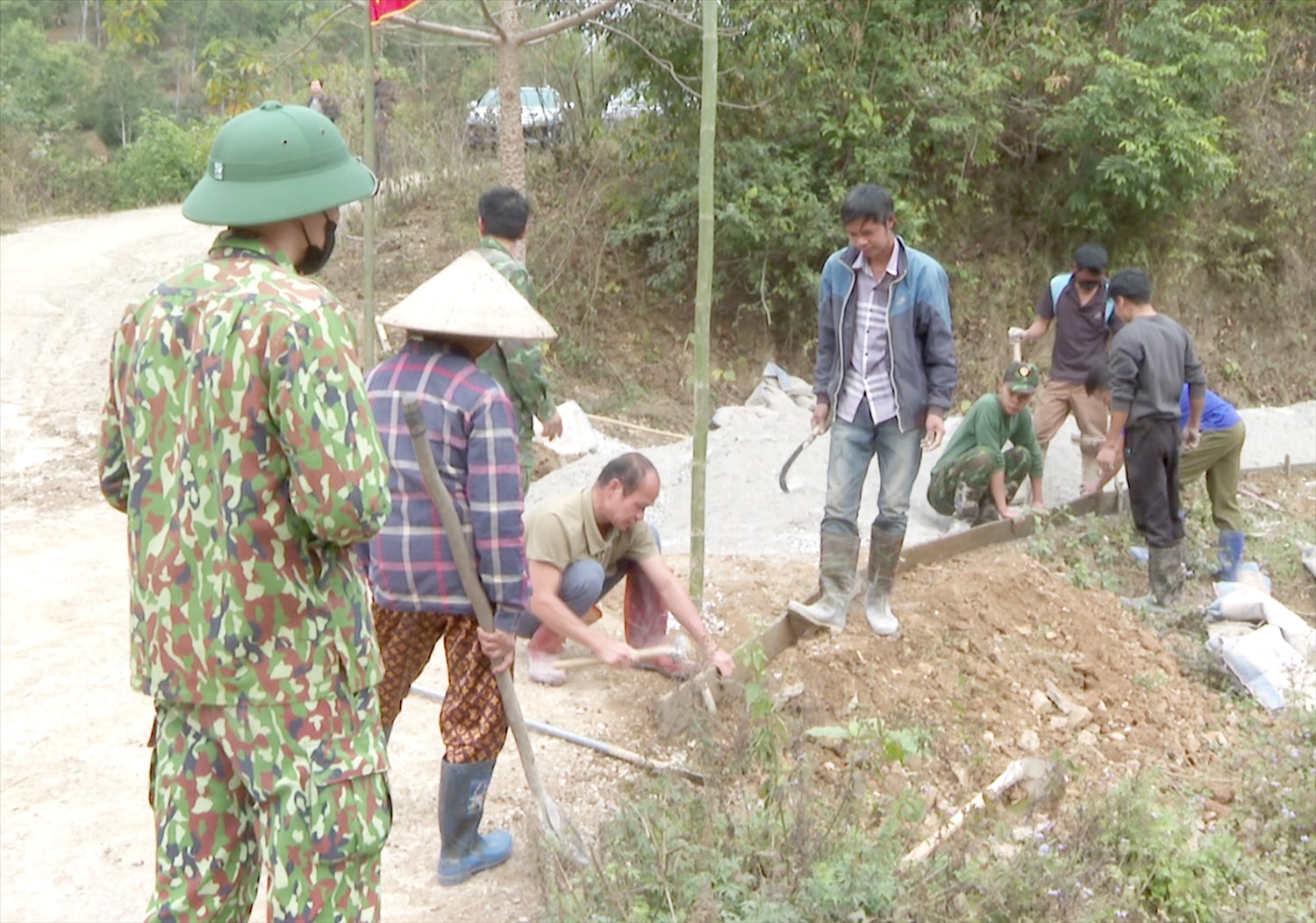 Phong trào Ra quân đầu Xuân trên địa bàn huyện Văn Quan diễn ra sôi nổi Phong trào Ra quân đầu Xuân trên địa bàn huyện Văn Quan diễn ra sôi nổi