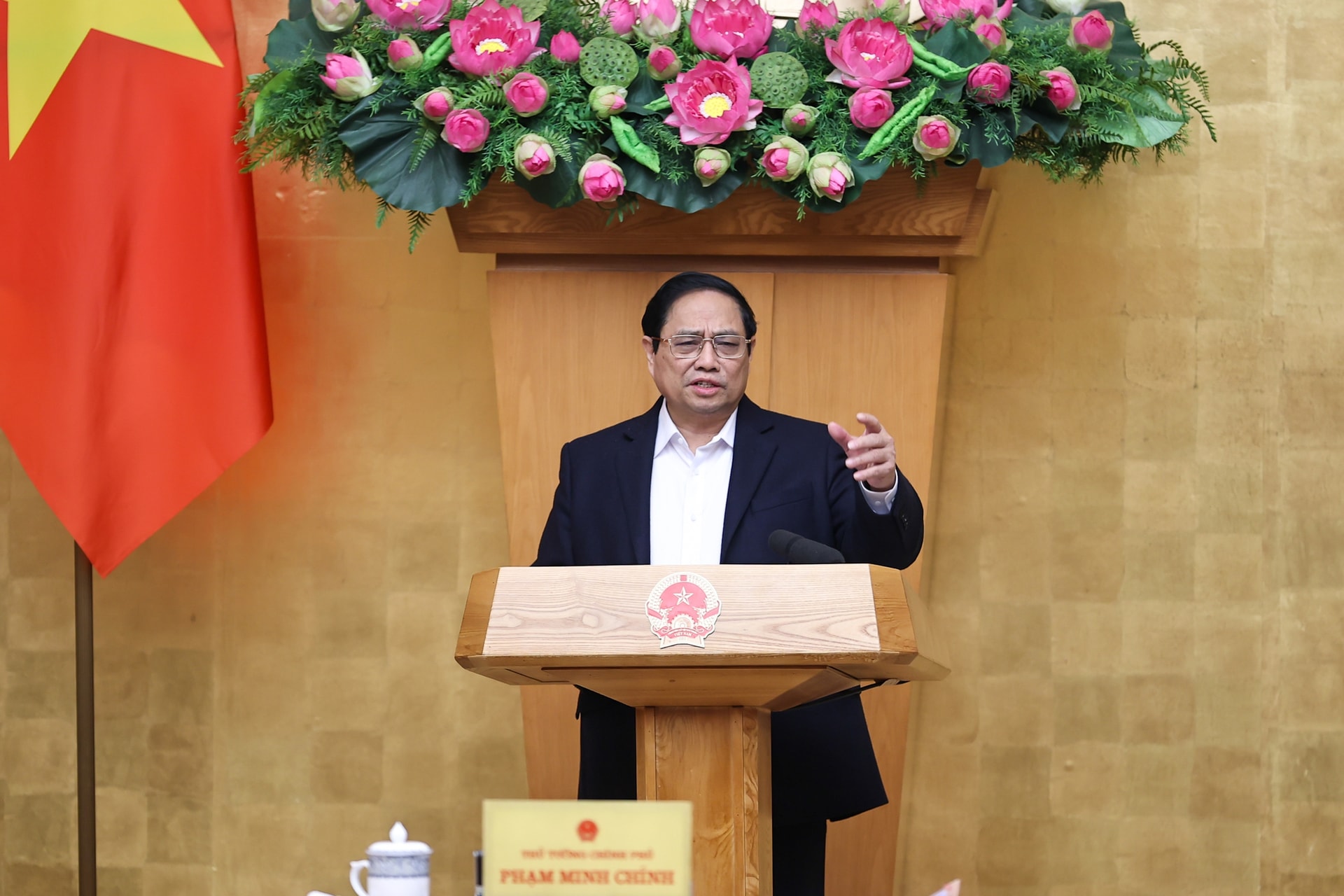 Thủ tướng khẳng định thể chế, cơ chế, chính sách chính là nguồn lực của sự phát triển. Do đó phải đổi mới tư duy trong xây dựng pháp luật - Ảnh: VGP/Nhật Bắc