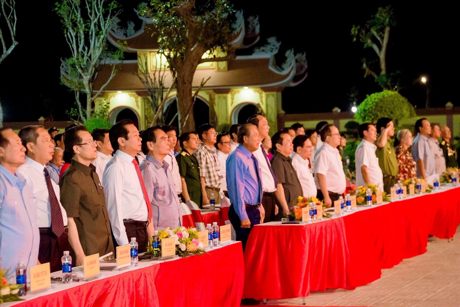 Các đại biểu tham dự lễ kỷ niệm 60 năm thành lập huyện Vĩnh Thuận( Kiên Giang) Các đại biểu tham dự lễ kỷ niệm 60 năm thành lập huyện Vĩnh Thuận( Kiên Giang)