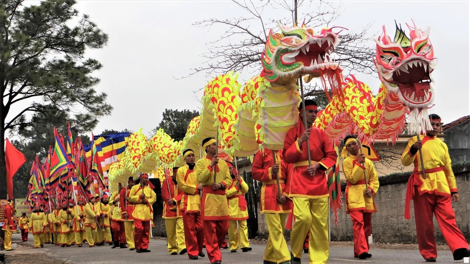  Thủ tướng Chính phủ yêu cầu siết chặt hoạt động các lễ hội trong dịp Tết và đầu xuân, không để xảy ra mê tín dị đoan, lệch chuẩn xã hội; không đốt vàng mã tràn lan…Ảnh minh họa