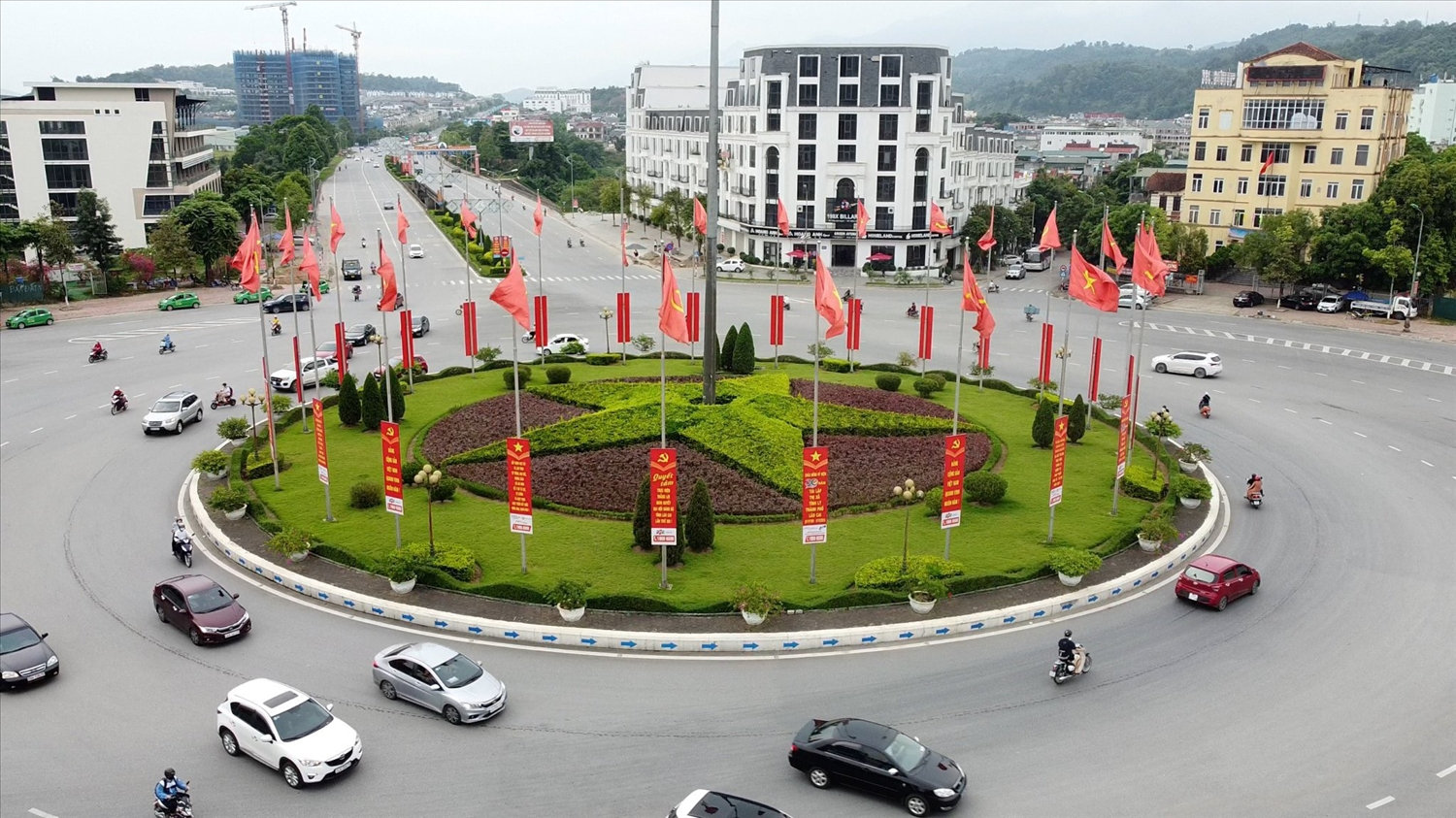 Sau 32 năm tái lập, Lào Cai đã có bước phát triển vượt bậc Sau 32 năm tái lập, Lào Cai đã có bước phát triển vượt bậc