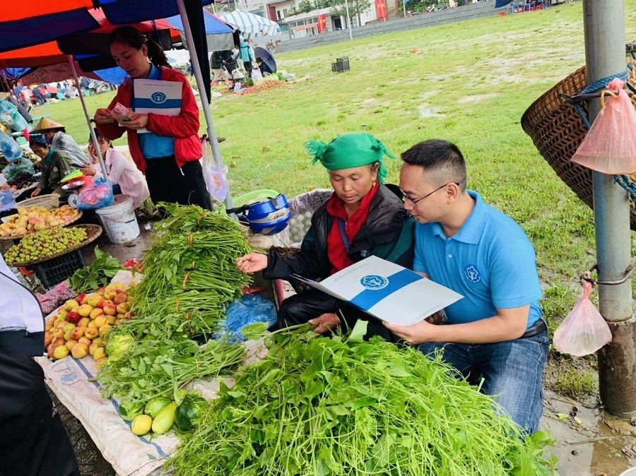 Tích cực tuyên truyền, vận động người dân tham gia BHXH tự nguyện.
