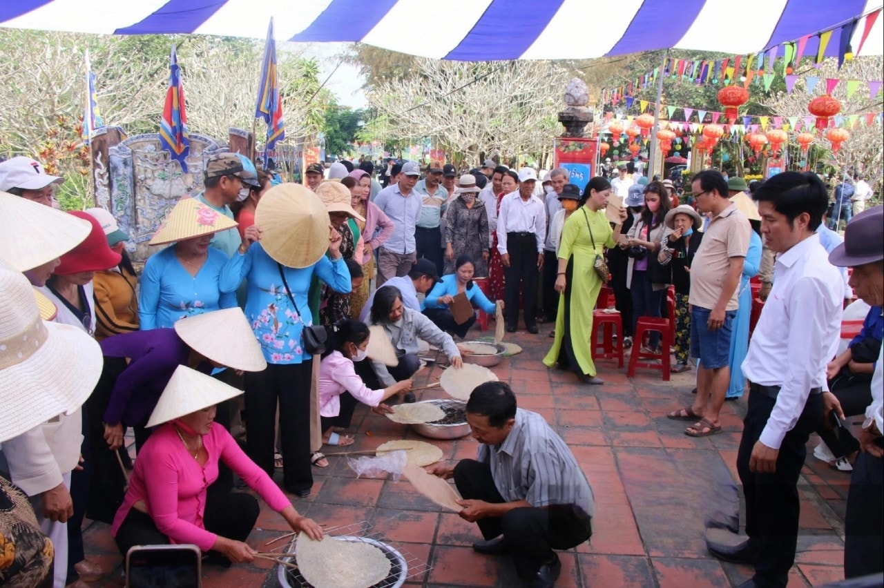 Tin: Nghề làm bánh tráng Túy Loan trở thành Di sản văn hóa phi vật thể quốc gia 2