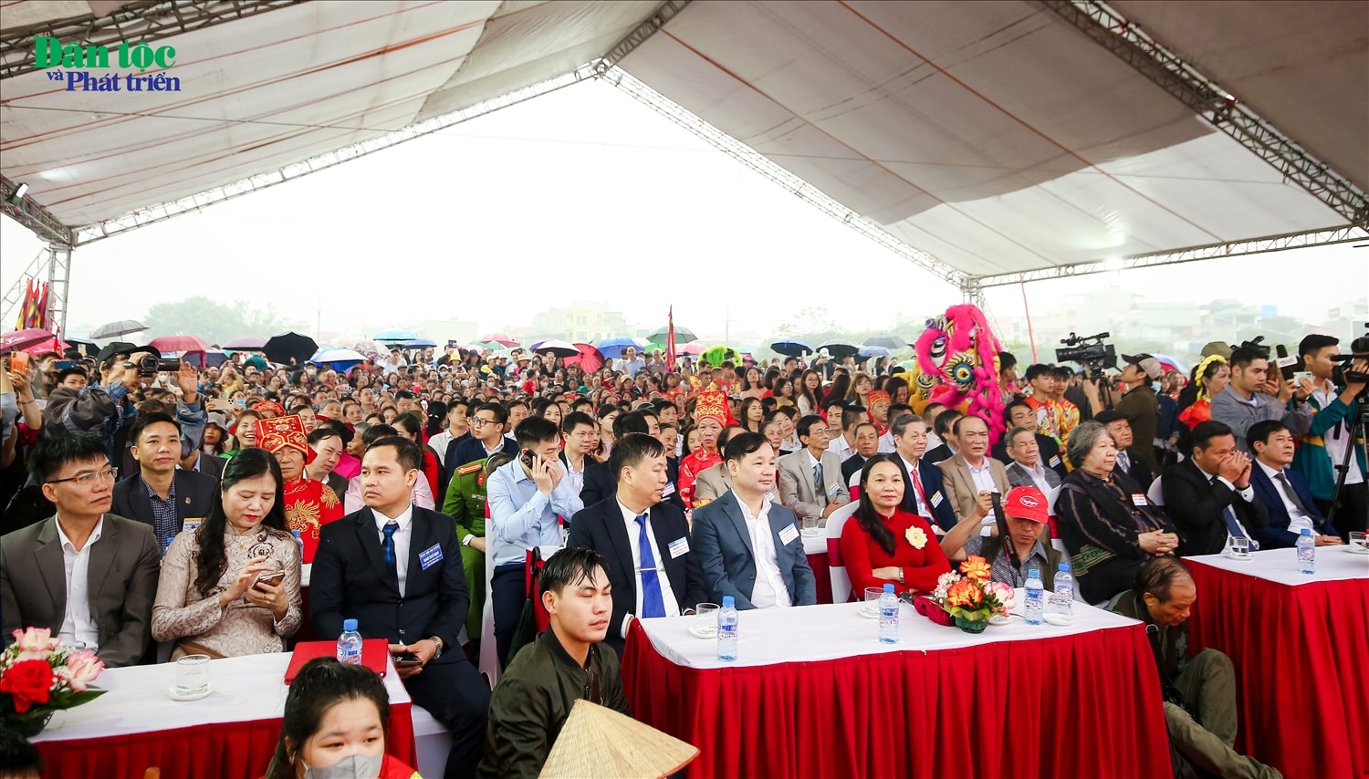 Lễ hội truyền thống Chèo tàu Tổng Gối năm 2024 diễn ra trong 2 ngày từ ngày 23 đến 24-2 (tức từ ngày 14 đến ngày 15 tháng Giêng năm Giáp Thìn) tại Khu di tích lịch sử Lăng Văn Sơn và Miếu Voi Phục (xã Tân Hội, huyện Đan Phượng).