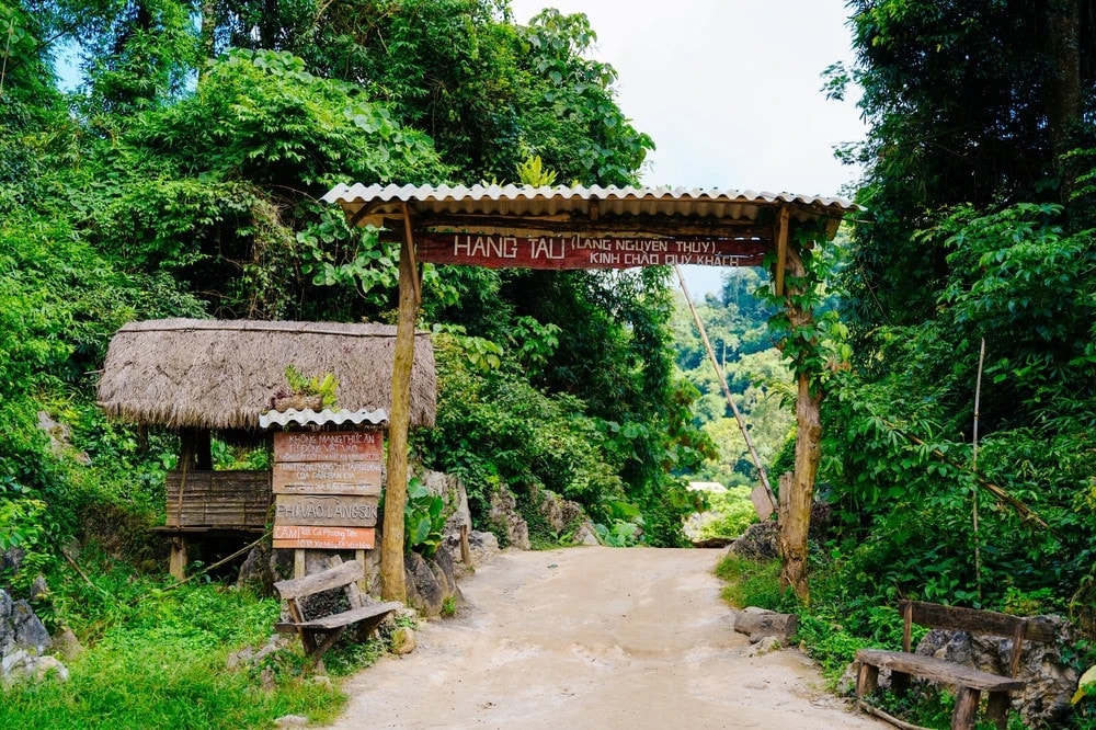 Hang Táu - “làng nguyên thủy” 3 không trên cao nguyên Mộc Châu 3