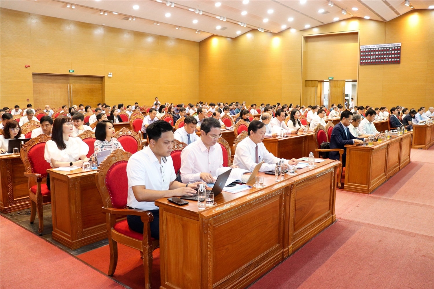 Các đại biểu dự Hội nghị