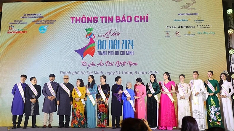 Các đại sứ Lễ hội Áo dài Thành phố Hồ Chí Minh năm 2024. Các Đại sứ Lễ hội Áo dài TP. Hồ Chí Minh năm 2024