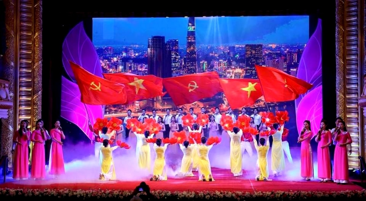 Chương trình nghệ thuật tại buổi lễ trao tặng.
