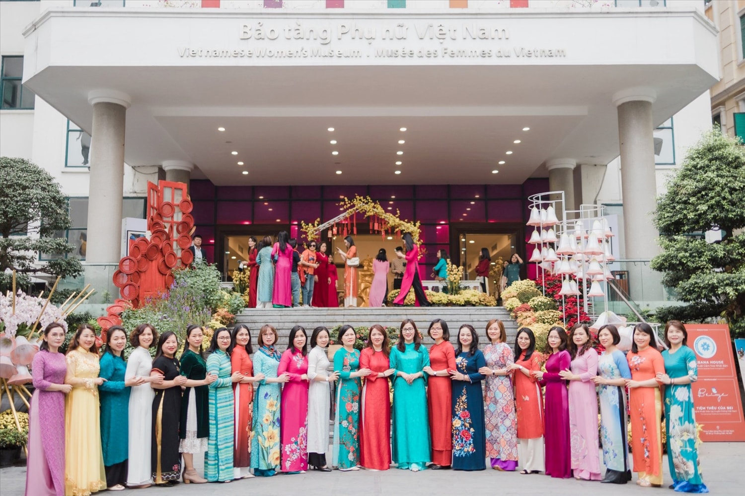 Các nữ cán bộ, công chức, viên chức, người lao động Học viện Dân tộc Các nữ cán bộ, công chức, viên chức, người lao động Học viện Dân tộc