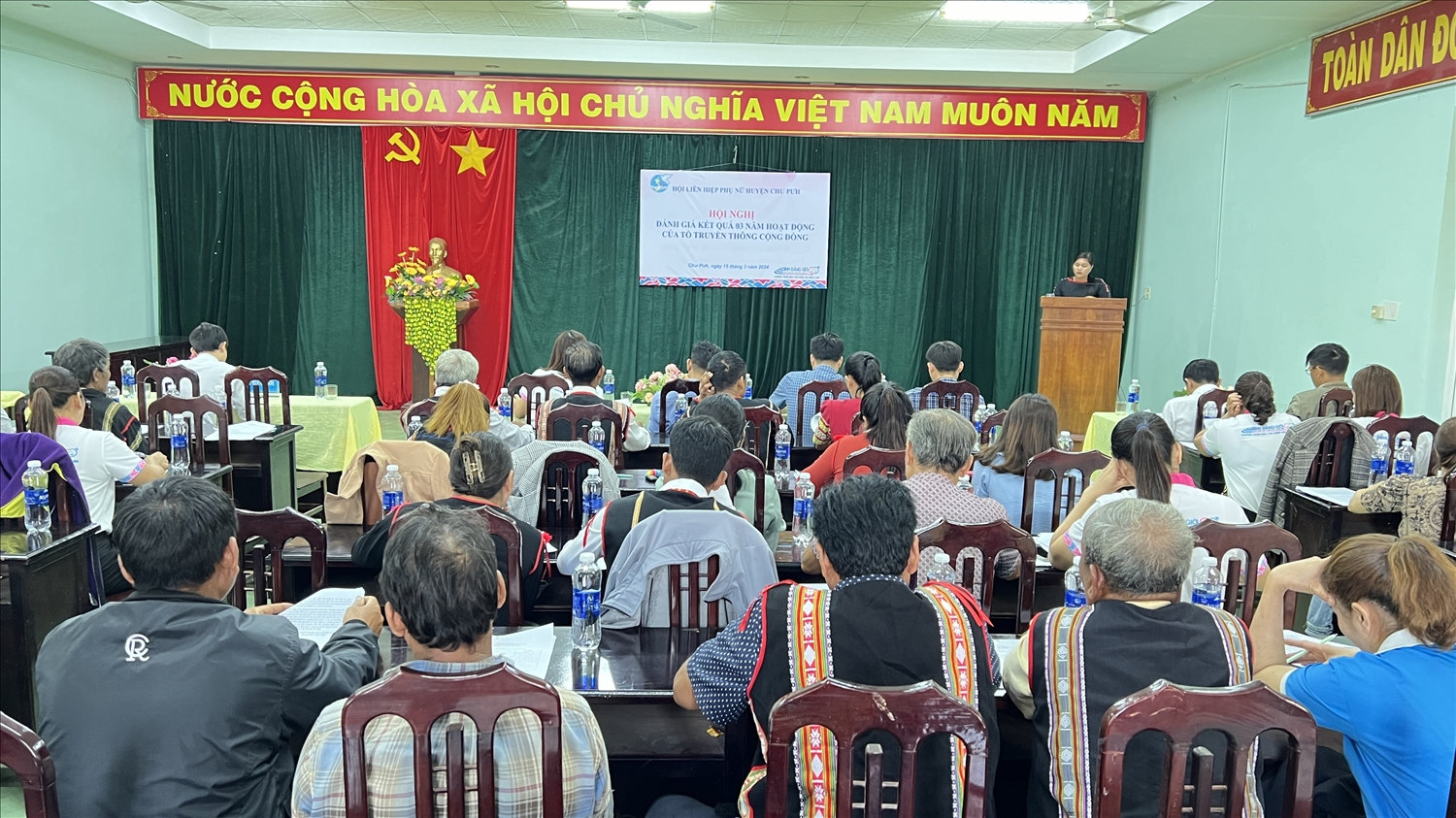 Quang cảnh hội nghị