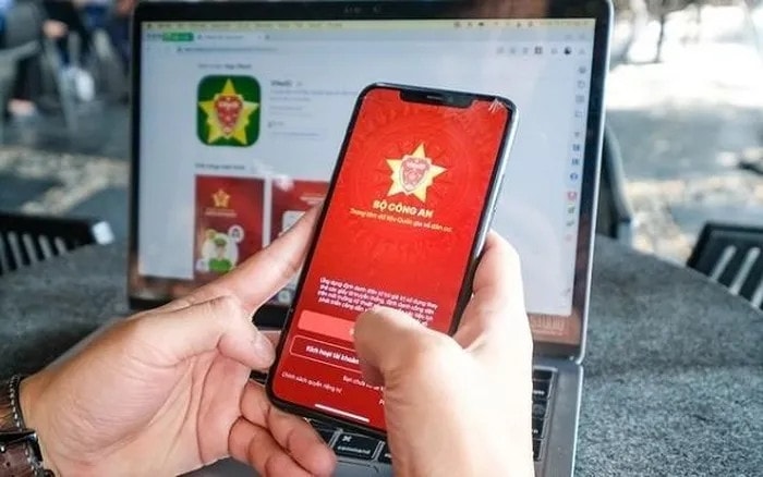 Người dân lưu ý: Lực lượng Công an không hướng dẫn kích hoạt tài khoản định danh điện tử qua gọi điện thoại, Công an chỉ hỗ trợ kích hoạt định danh điện tử trực tiếp cho người dân Người dân lưu ý: Lực lượng Công an không hướng dẫn kích hoạt tài khoản định danh điện tử qua gọi điện thoại, Công an chỉ hỗ trợ kích hoạt định danh điện tử trực tiếp cho người dân