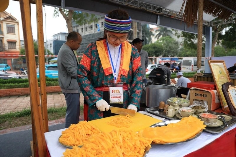 Hấp dẫn Quầy Phở ngô Hà Giang 