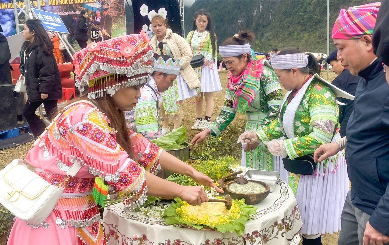 Ẩm thực của đồng bào Mông mang đặc trưng riêng