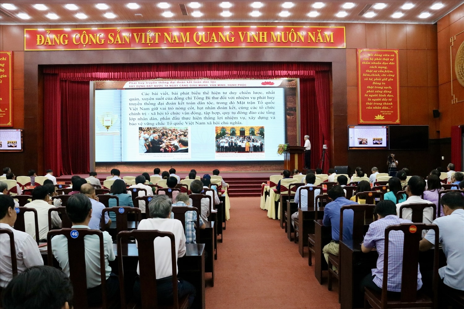 Quang cảnh hội nghị Quang cảnh hội nghị