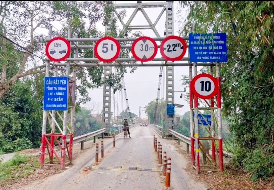 Cầu treo sông Giăng đang xuống cấp nghiêm trọng