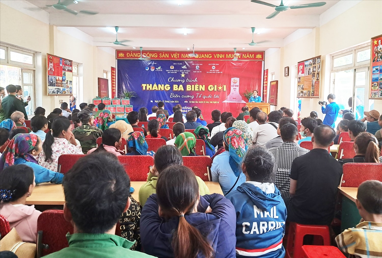 Toàn cảnh Chương trình Tháng Ba biên giới năm 2024, tại xã biên giới Nậm Cắn, huyện Kỳ Sơn