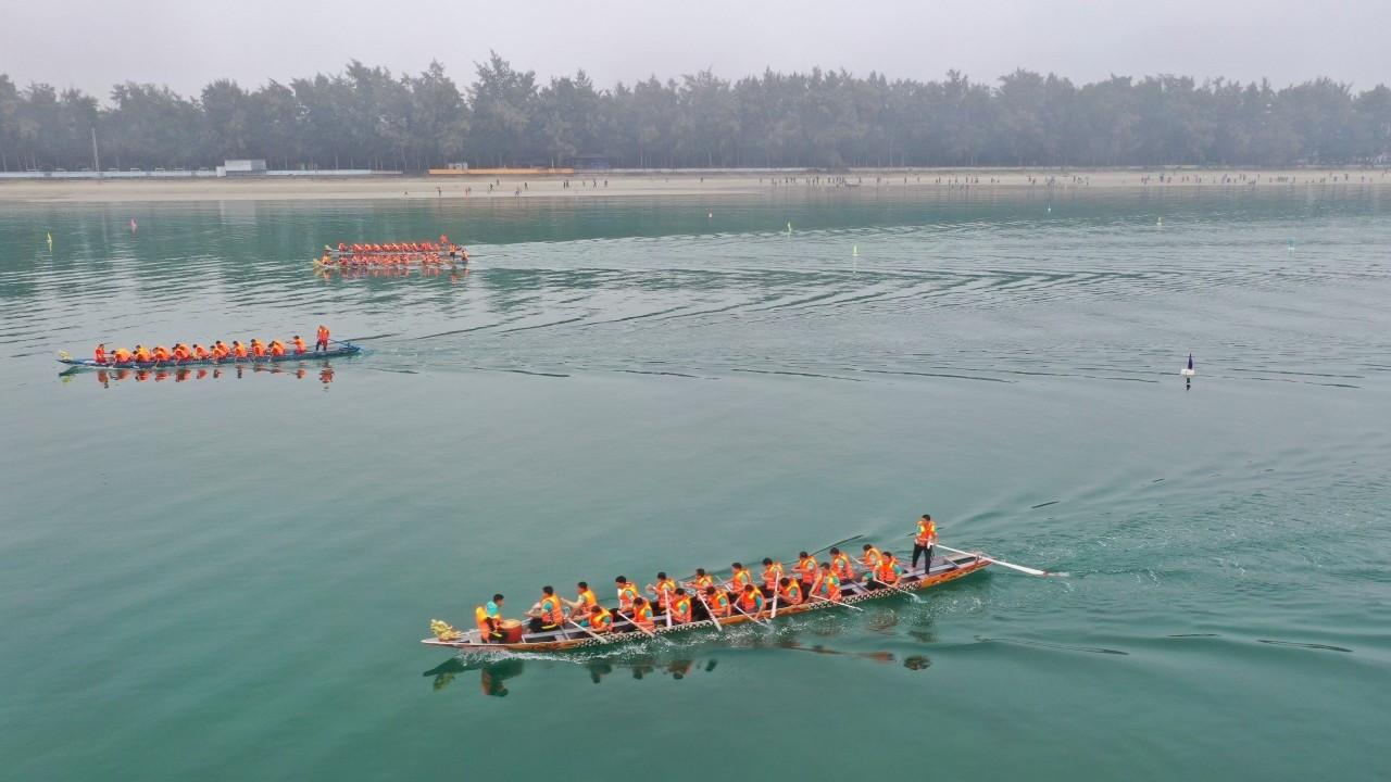 Đây là lần đầu tiên tổ chức Lễ hội đua thuyền tại huyện đảo Cô Tô Đây là lần đầu tiên tổ chức Lễ hội đua thuyền tại huyện đảo Cô Tô
