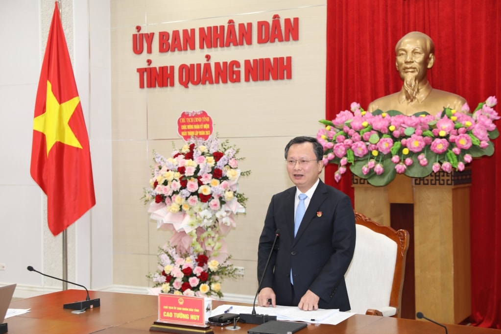 Chủ tịch UBND tỉnh Quảng Ninh Cao Tường Huy phát biểu kết luận hội nghị