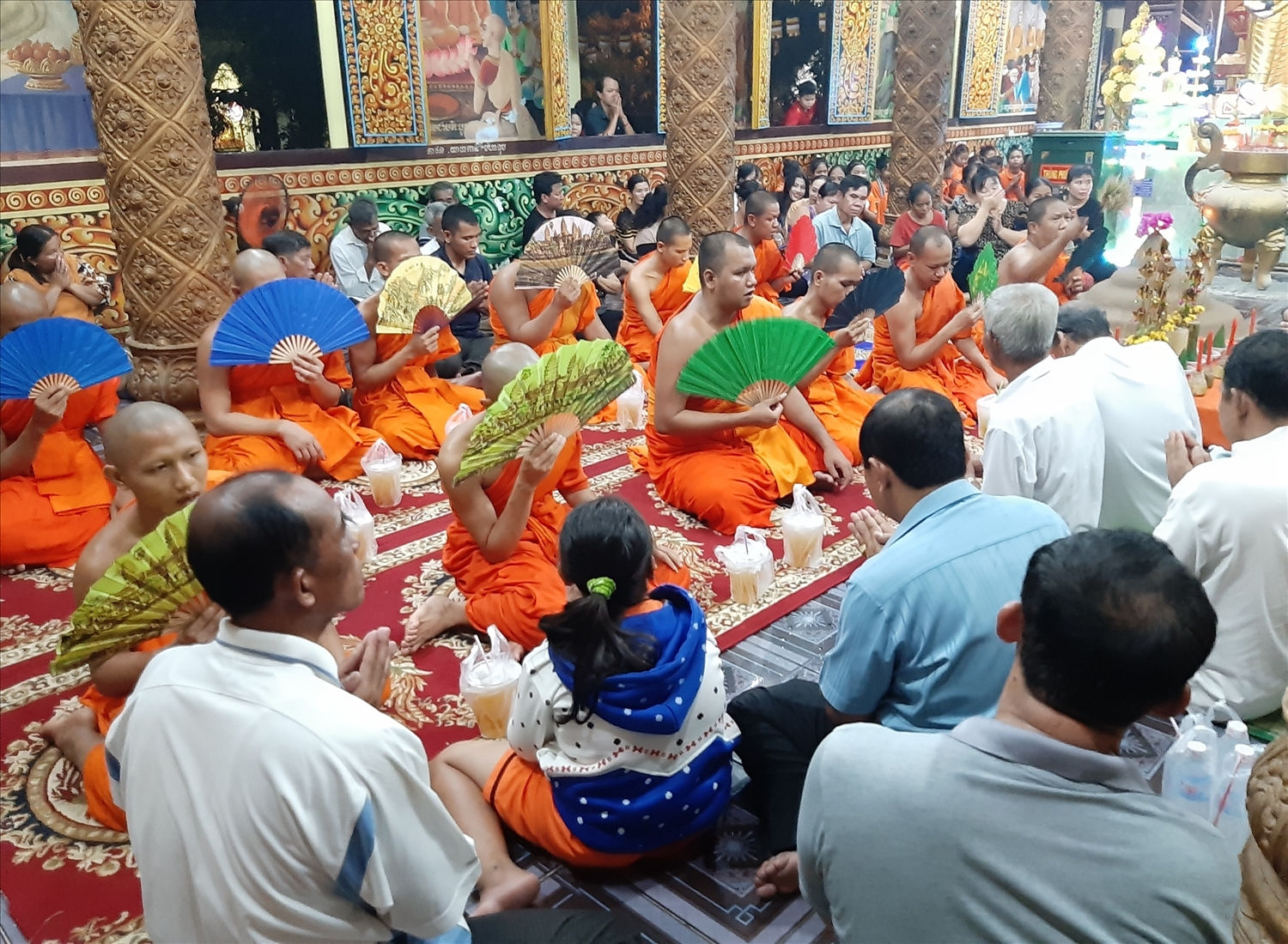 Lễ cầu siêu trong ngày Tết cổ truyền Chôl Chnăm Thmây năm....  tại chùa Mahatup (TP. Sóc Trăng, tỉnh Sóc Trăng).