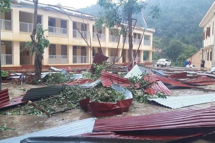 Mưa đá, giông lốc tại nhiều tỉnh phía Bắc gây thiệt hại tài sản, hoa màu 