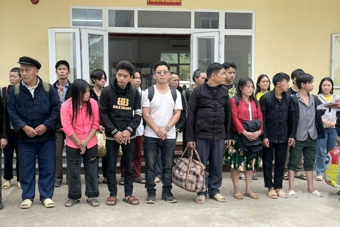 21 người xuất cảnh trái phép bị lực lượng chức năng phát hiện. (Ảnh: Phước Trung)