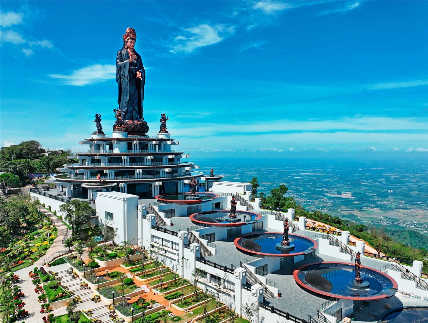 Tây Ninh: Trình diễn pháo hoa và mapping 3D tại khu du lịch núi Bà Đen 