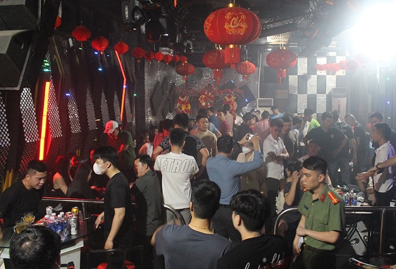 (Tin) Quảng Bình: Phát hiện 29 người dương tính với ma túy tại quán bar Angel Club
