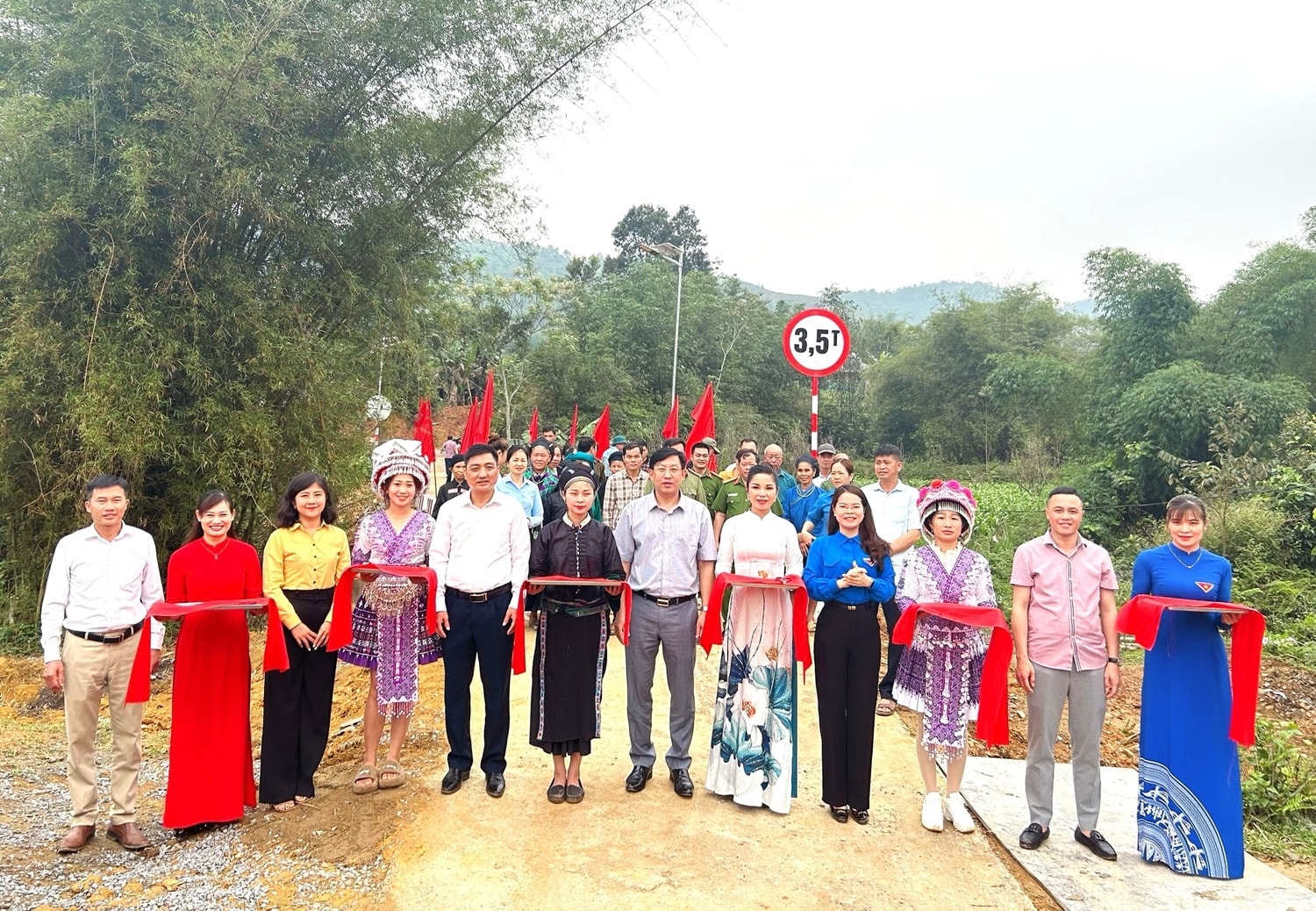 Hà Giang: Khánh thành cầu dân sinh vượt lũ tặng bà con vùng cao huyện Bắc Quang