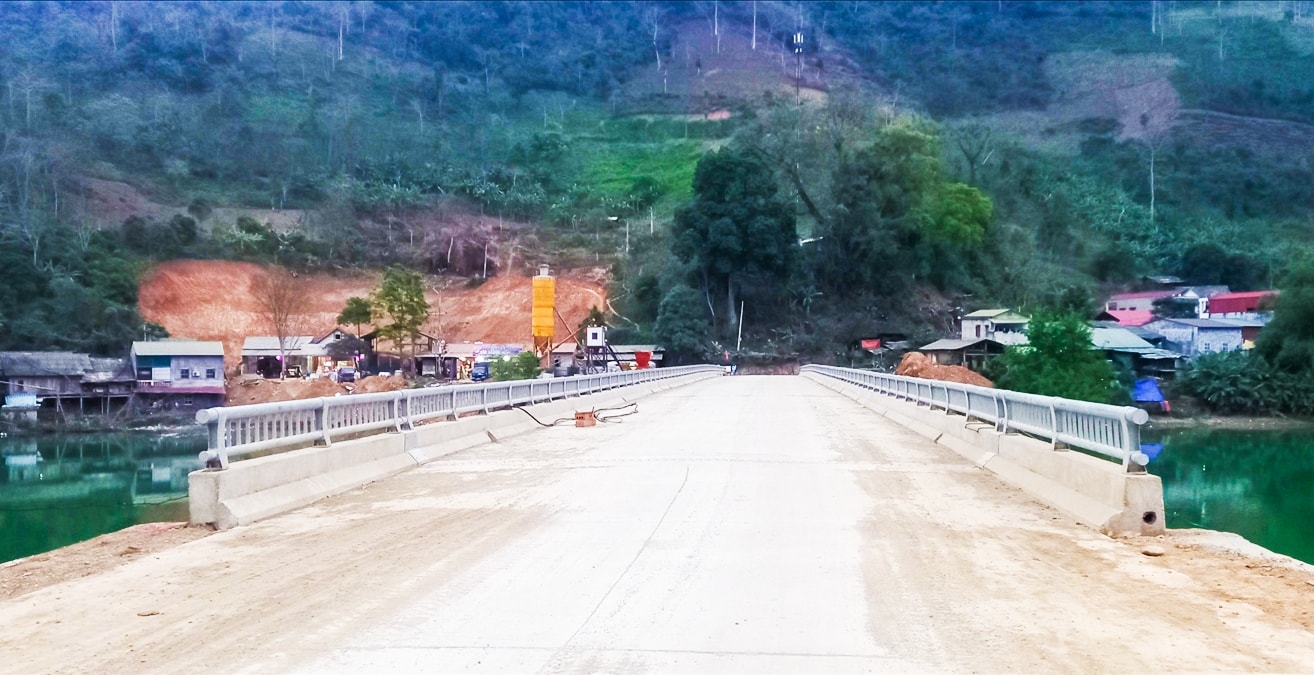 Huyện Bảo Lâm quan tâm đầu tư về cơ sở hạ tầng để tạo điều kiện thuận lợi cho người dân phát triển sản xuất Huyện Bảo Lâm quan tâm đầu tư về cơ sở hạ tầng để tạo điều kiện thuận lợi cho người dân phát triển sản xuất