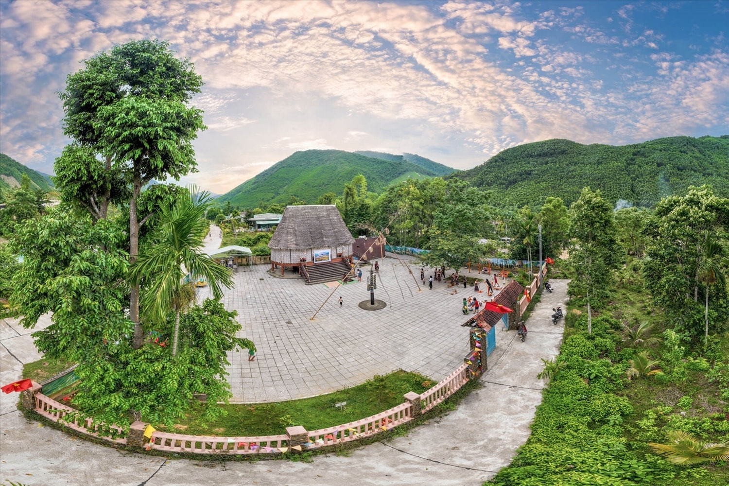 Trao truyền hát lý của người Cơ Tu