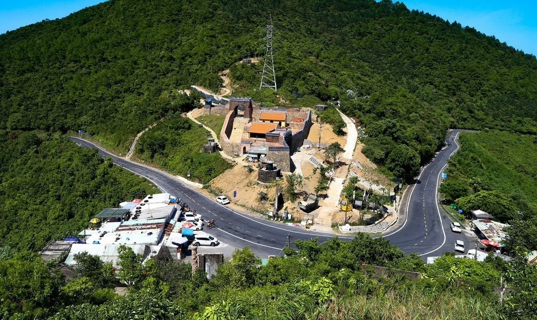 Cùng “bắt tay” bảo vệ di sản văn hóa 3