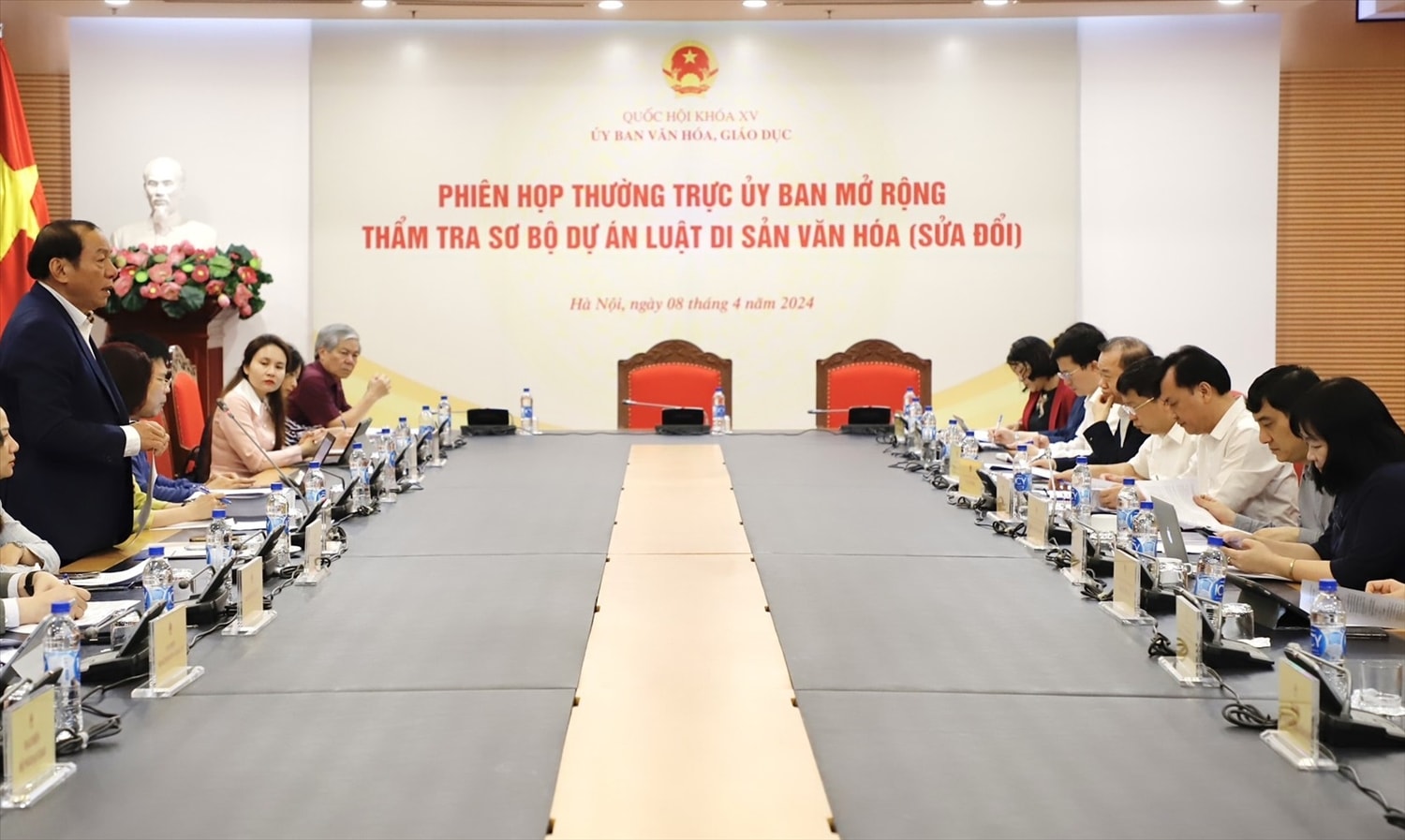 Cùng “bắt tay” bảo vệ di sản văn hóa 2